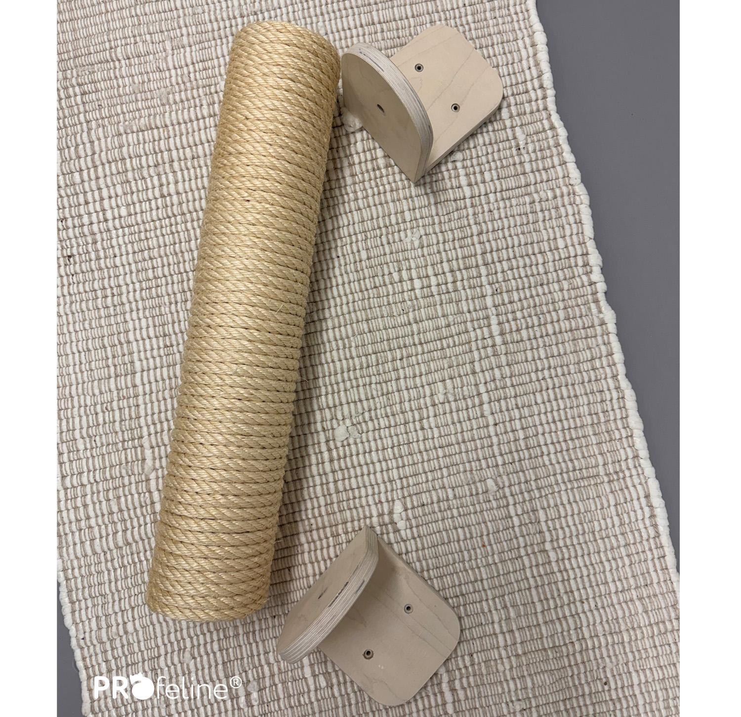 Wall-mounted cat scratching post  B-Stock