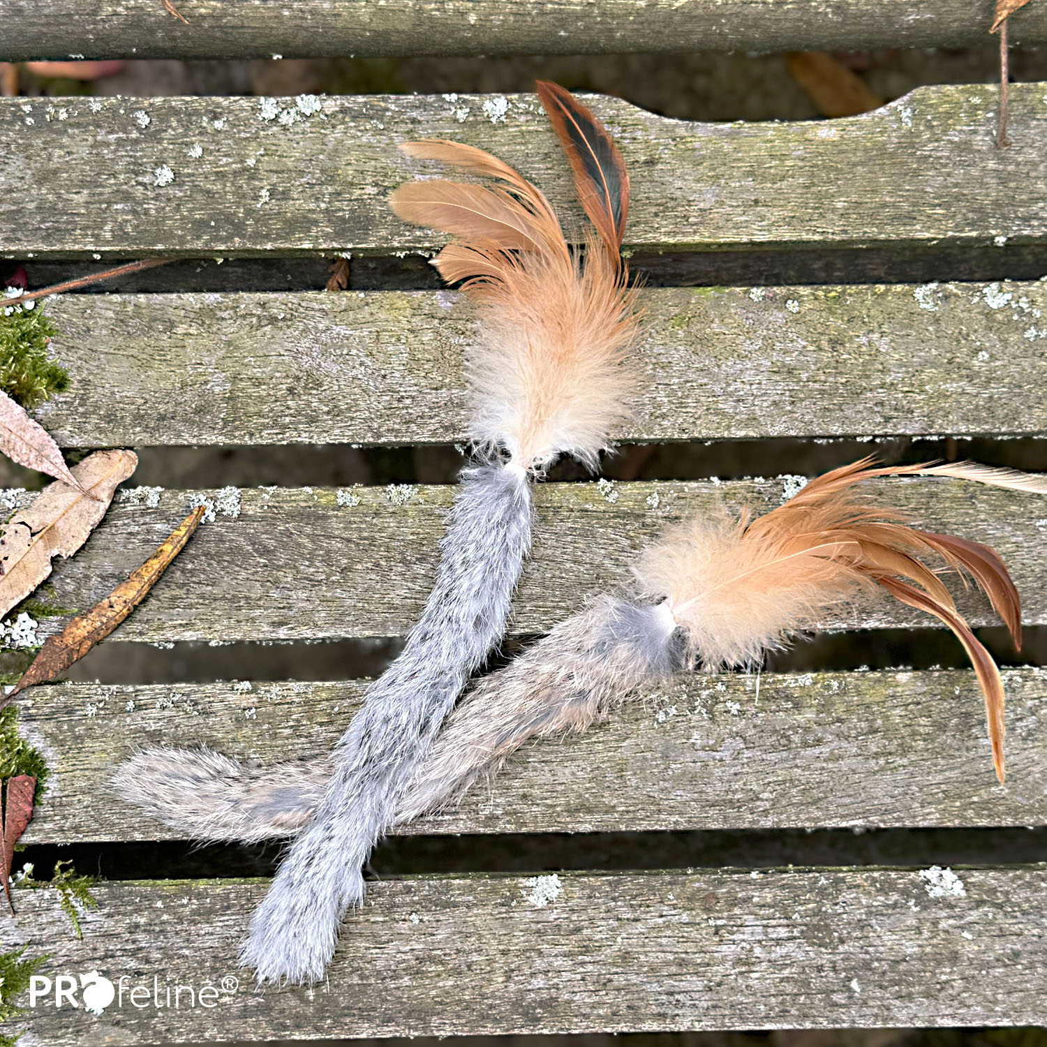 Furry Leek 2-Pack Katzenspielzeug Furry Leek Fell mit Federn