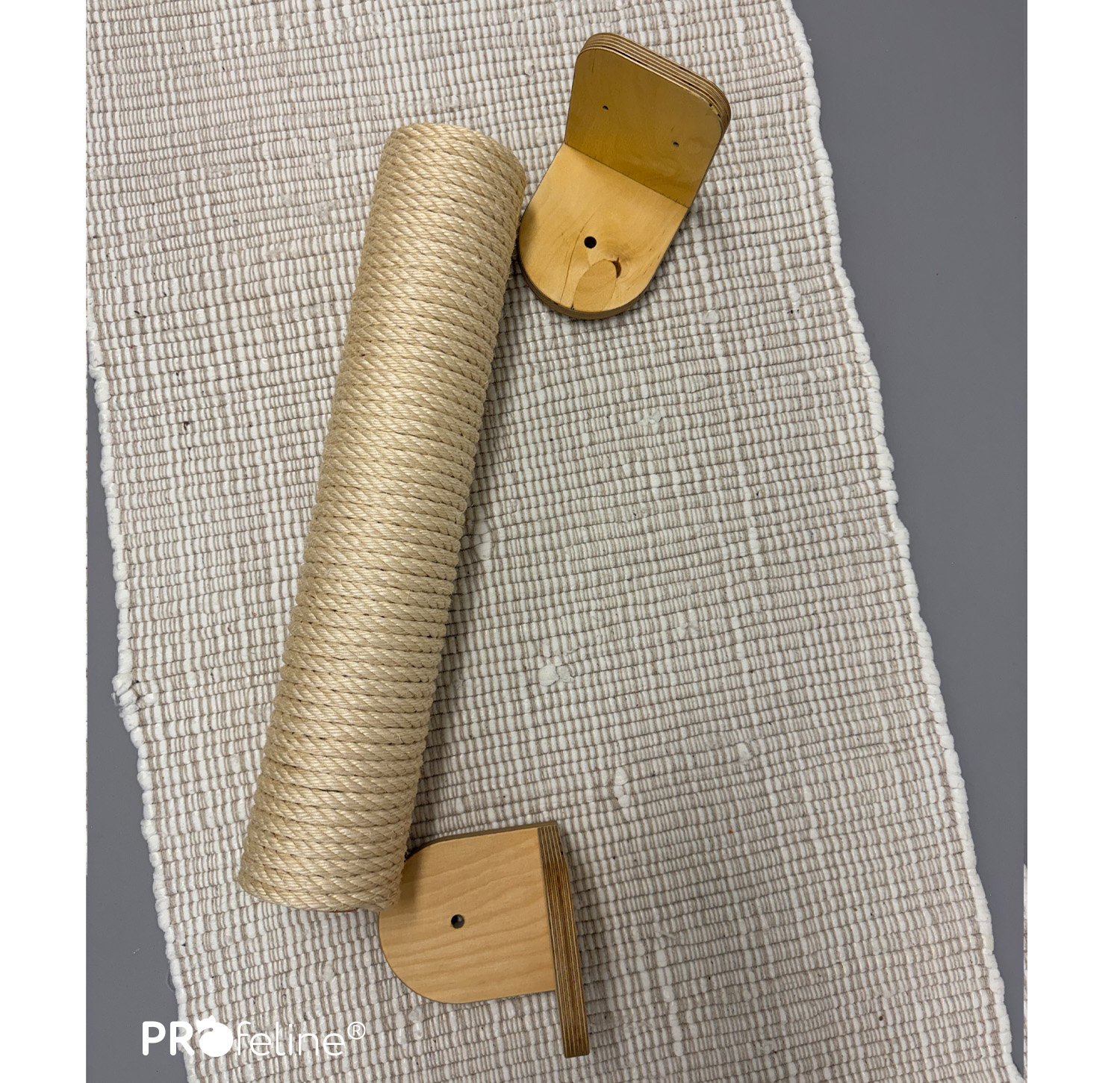 Wall-mounted cat scratching post  B-Stock